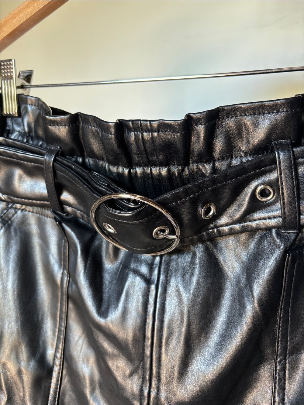 Haute Monde Black Faux Leather Mini Skirt with Belted Waist Size Large - Picture 4 of 6